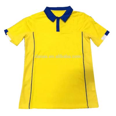 Chine Uniforme du football adapté aux besoins du client par chemise de haute qualité en gros du football à vendre