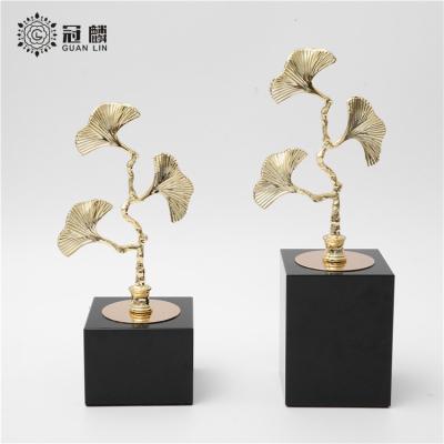 China Creative Hot Selling Reusable Golden Ginkgo Biloba Candlestick Holder Ginkgo Biloba Candle Holder Ornaments for sale