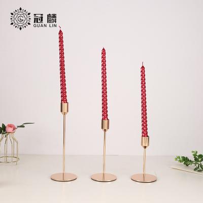 China Fashion Reusable Luxury Wedding Candlestick Column Iron Gold Straight Candlestick Stand Set for sale