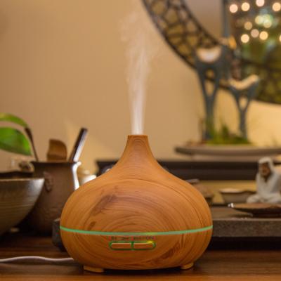 China 2021 Household Wooden Essential Diffuser 550ml Cool Mist With Electric Colorful Atmosphere Lamp Ultrasonic Diffuser for sale