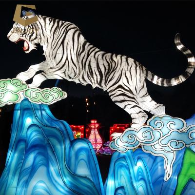 China Modern Colorful Lights Zoo Halloween Lantern Tiger Animal Lantern For Sale for sale