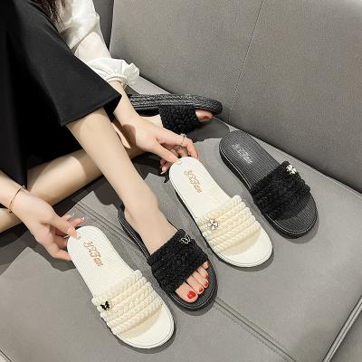 China Anti-slip Good Quality PVC Women's Dressing  Slippers Factory Price 2022 New  Fashion Plastic Thick Slippers for sale