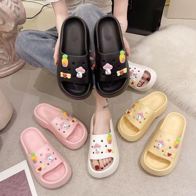 China Light Weight Top Fashion Soft Sole Slide Sandals Leisure  Ladies For Women Slippers Summer Beach New Product for sale