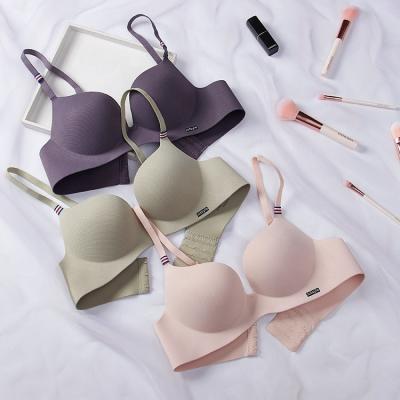 China OEM Available Sexy Girl Seamless Wireless Soft Bra Fantasy Fancy Beautiful Women for sale