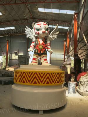 China Customized Fiberglass Animal Sculptures Tiger Shape For Square Decoration for sale