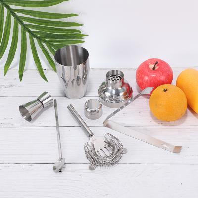 China Hot Selling Cocktail Shaker Bar Set 5 PC SS Cocktail Shaker Set Custom Logo Wholesale For Drink Preparation for sale