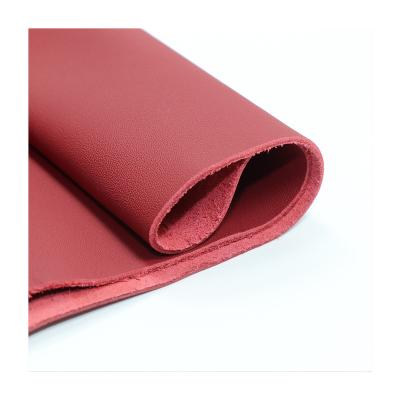 China Organic Soft Texture And Full Grain Sustainable Leather Cowhide Genuine Leather Crafted Leather For Car for sale