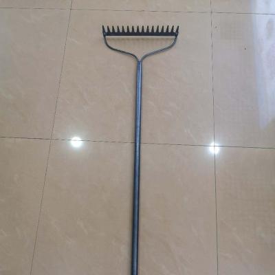 China Cultivating rake R005L garden rake with metal handel, cultivating rake with steel handle for sale