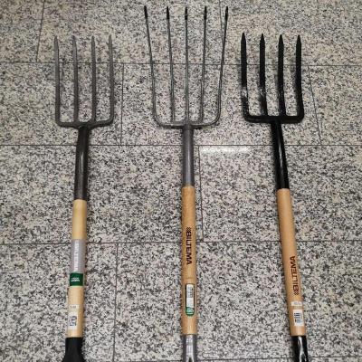 China F107D 4 tooth high carbon steel forged agricultural fork, garden steel fork with wooden handle for sale