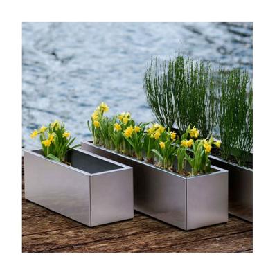 China Custom Flower Pots Planter Garden Planter Vertical/Tall Metal Planters/Outdoor Vertical Metal Plant Stand for sale