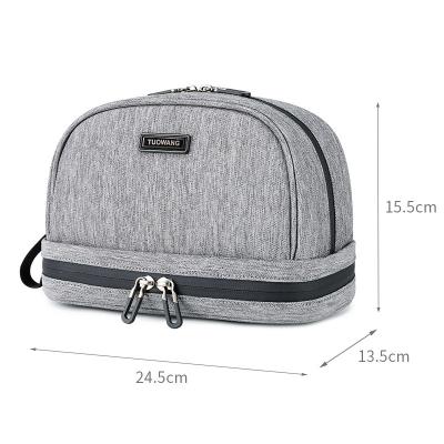 China High Quality Ladies Unisex Makeup Wet Dry Male Handbags Makeup Organizer Toiletries Pockets Storage Fashion Fashion Separator Bag New for sale