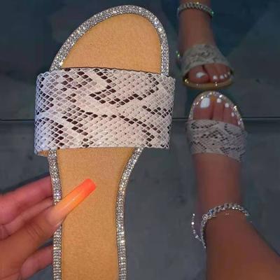 China Wholesale High Quality Lightweight Beach Women's Sandals Flat Shoes Fashion Women Sandals 2021 For Outdoor for sale