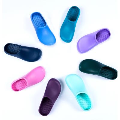 China Soft Breathable Women Anti Slip Hospital Summer Caregiver Clogs Restaurant Garden Safety Work Multifunctional Clamps for sale