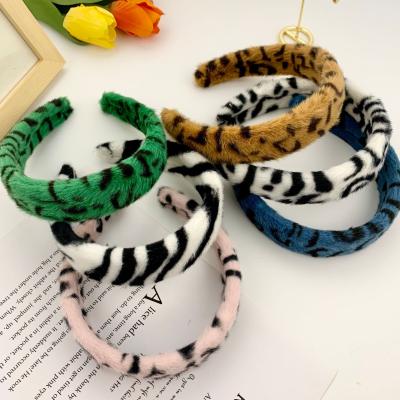 China Fluffy Headbands 2021 Women Fashion Hairbands Latest Girl Multicolor Fur Winter Makeup Fluffy Headbands for sale