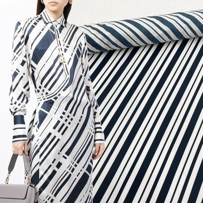 China Viable single line dark blue digital printing cotton shirt, common fabric, fashion skirt style European and American design twill fabric for sale