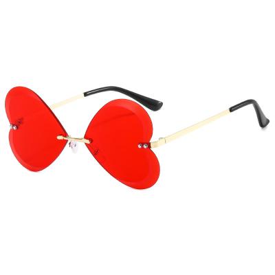 China Hot Selling Fashion Sunglasses Women 400 Sun Glasses Summer Beach Lenses Shape Wedding Party Sun Glasses Man for sale