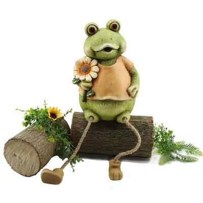 China Cute Modern Redeco Garden Decor Resin Frog For Outdoor Decoration for sale