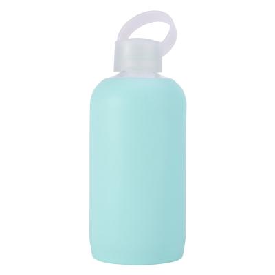 China Sustainable BPA Free 17Oz Soda Lime Glass Cut-Resistant Water Bottle With Silicone Protective Sleeve for sale