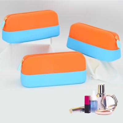 China Durable Recycled Makeup Brush Pouch Custom Silicone Clips With Zipper Travel Organizer Cosmetic Bags And Cases For Girls for sale