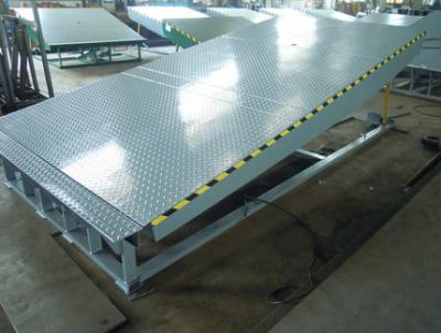 China 1435mm Rail gauge mobile loading dock equipment with 20m/min Running speed for sale