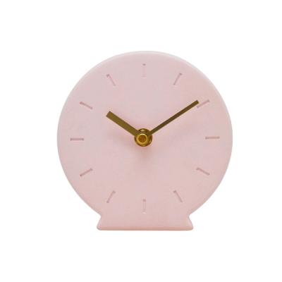 China Minimalist Living Room Cooking Noodle Decoration Resin Silk Screen Gold Digital Material Aluminum Desk Clock for sale