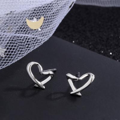 China Fashion S925 Heart Trendy Stud Earrings Sterling Silver Earrings For Women Jewelry for sale