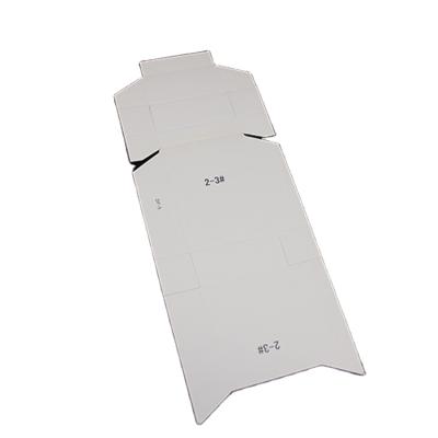 中国 Disposable Empty Cigarette Holder White Paper Box Blank Cigarette Box 販売のため