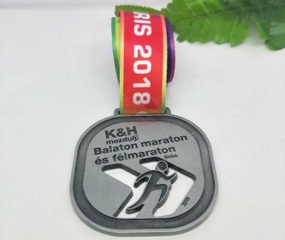 China Hohler CNC-Marathon trägt Metallmedaille Retro- Debossing zur Schau zu verkaufen