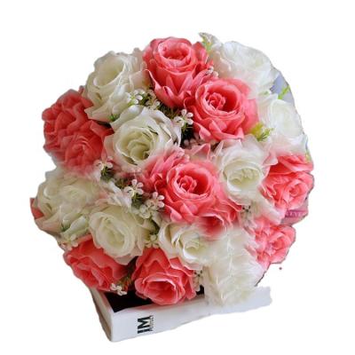 China Silk Flower Minimalist Roses Bouquet Artificial Flower Home Furnishing Decoration Wedding High-grade Wedding Holding for sale