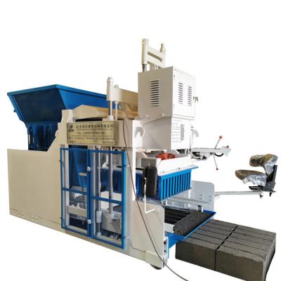 中国 QTM12-25 Hot Sale Small Easy Moving Cement Brick Making Machine Factory Price Decorative 販売のため