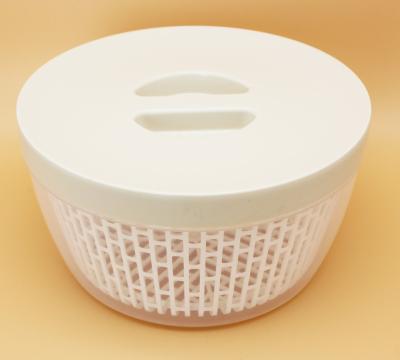 China Sustainable 4.5L Round Container With Strainer Set for sale