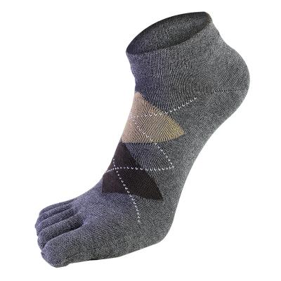 China 5 Sporty Exquisite Elasticity Men High Argyle Pattern Breathable Toe Socks for sale