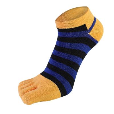 China Wholesale Colorful Cotton Material Fancy Socks Mens Ankle Socks 5 Toe for sale