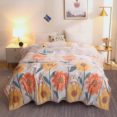 China Amazon Anti-Static Hot Sales Super Thick 120D Flannel Printed Soft Warm Sherpa Fleece Custom Made Comforter Covers For Winter Dining Room for sale