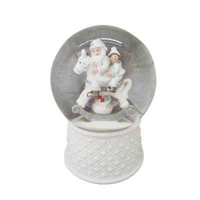 China Europe Hot Sale Wholesale Resin Custom Christmas Water Polyresin Snow Globe for sale