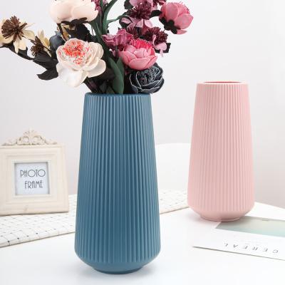 China Shatterproof Wet and Dry Flower Vase Plastic Container, Home Decorate Flower Plants Bottle Container, Dining Table Creative Small Flower Vase for sale