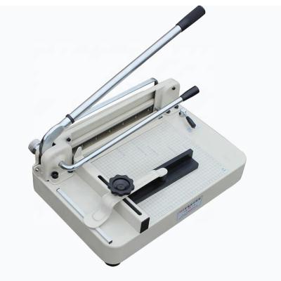 Cina 868A4 heavy duty manual paper guillotine a4 paper cutting machine 376*36*4.5mm in vendita