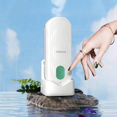 China Small Home Office Essential Oil Diffuser Humidifier Portable / Rechargeable Wall Mounted Aromatherapy for sale