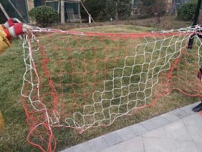 China Weiße, tragbare Fußballtore aus Polyethylen mit einem Knoten zu verkaufen