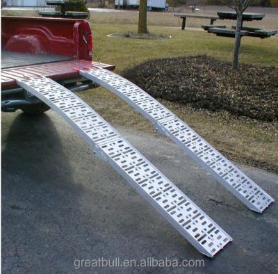 China Dirt Bikes Loading Capacity 1500lb Per Pair Aluminum Arched Folding ATV Ramp for sale