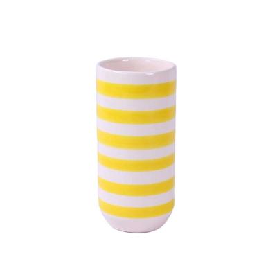 China American style glazed ceramic decorative ware valentine's bud vases with stripe pattern for sale