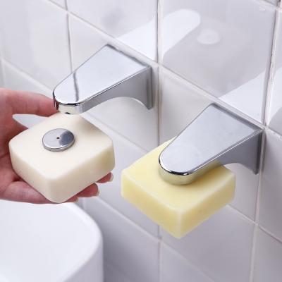 China Modern Wall Mounted Soap Dish Bathroom Soap Holder Stainless Steel Self Adhesive Magnetic Soap Holder en venta