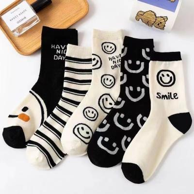 China Cute QUICK DRY Smiley Face Funny Socks All-Match Cartoon Bangs Long Tube School Casual Socks for sale