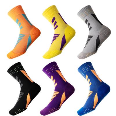 China Breathable Professional Marathon Hogs Running Mid-Calf Socks Football Ankle Sports Socks for sale