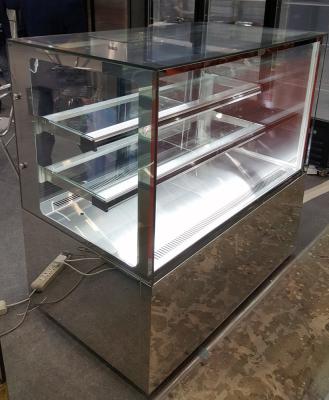 China Front Straight Glass Cake Showcase-Kühlschrank mit oberem Glasregal 2 zu verkaufen