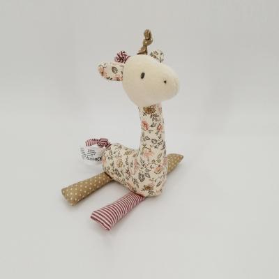 China Grandfine Giraffe Luxury Plush Cloth Baby Rattle Gift Toy 17cm Soft Sleeping Newborn Baby - Doll for sale