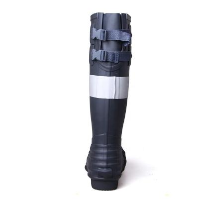 China 3539 Comfortable Round Toe Cap 3M Reflective Adjustable Anti-sting Toe Safety Boot Work Rubber Shoes for sale