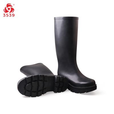 China Fashion Trend 3539 Wellington Boots Manufacturers Women Rain Boots Waterproof Natural Rubber Wellies for sale