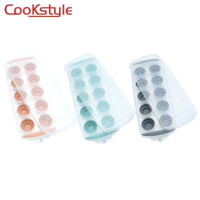 China New Design Viable Silicone Nordic Style Ice Cube Trays With Adjustable Cover DIY Ice Cube Mold For Freezer Whiskey Cocktail for sale