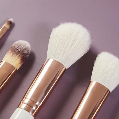 China Angular Blush High Quality Luxury Makeup Brush Portable Makeup Brush Machine Bristle Goat Hair White Soft Makeup Brush for sale